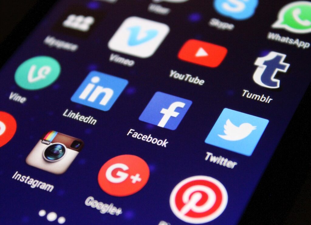 social media marketing at content marketing agent